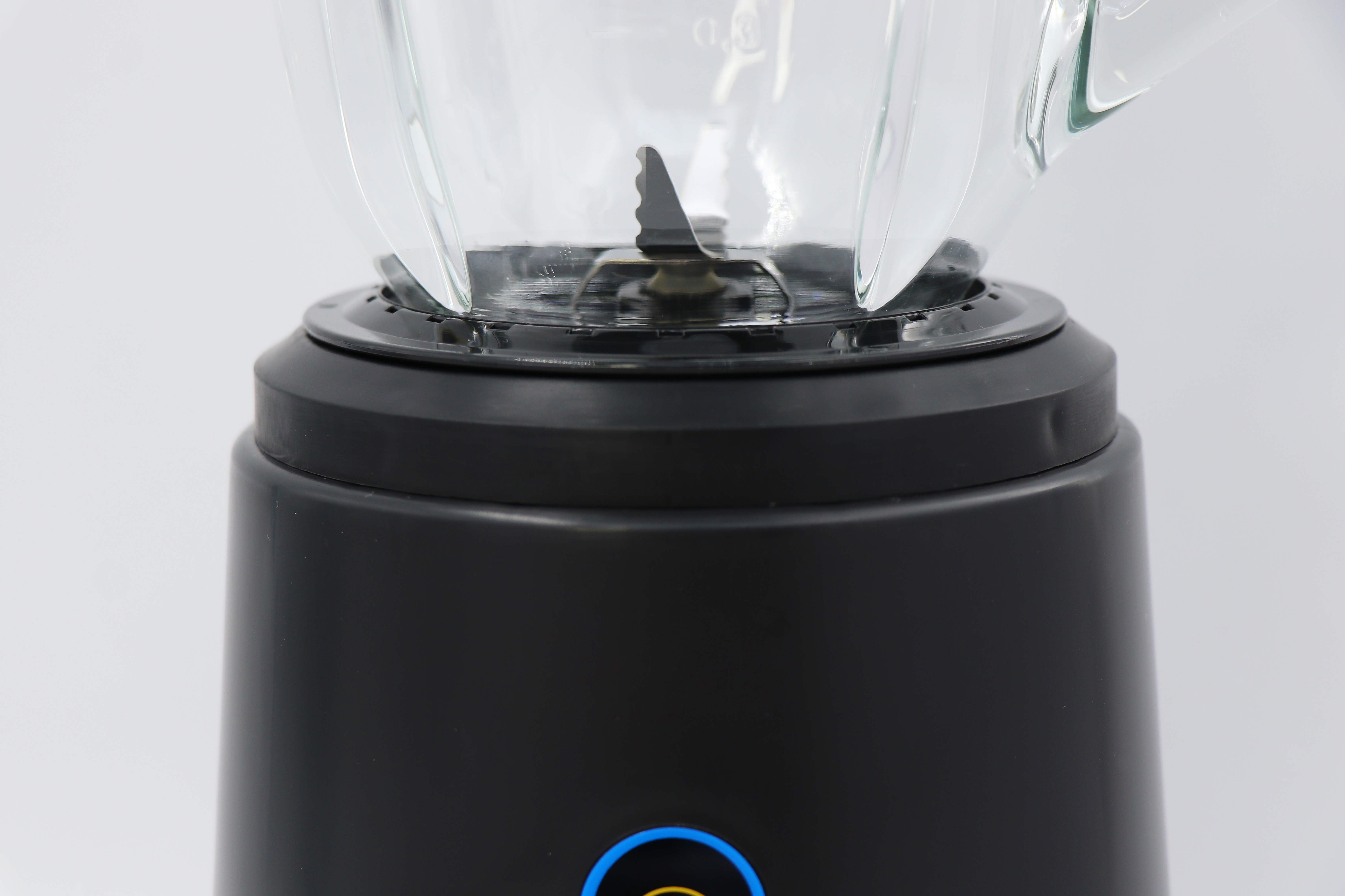 CF-335A Blender